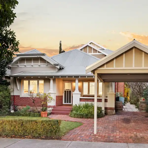 TIMELESS CHARACTER WITH EFFORTLESS SOPHISTICATION