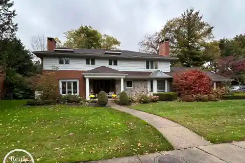 Entertainer’s Dream with Wine Cellar, Wet Bar & Paver Patio