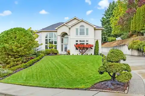 Elegant East Medford Estate with Panoramic Valley Views