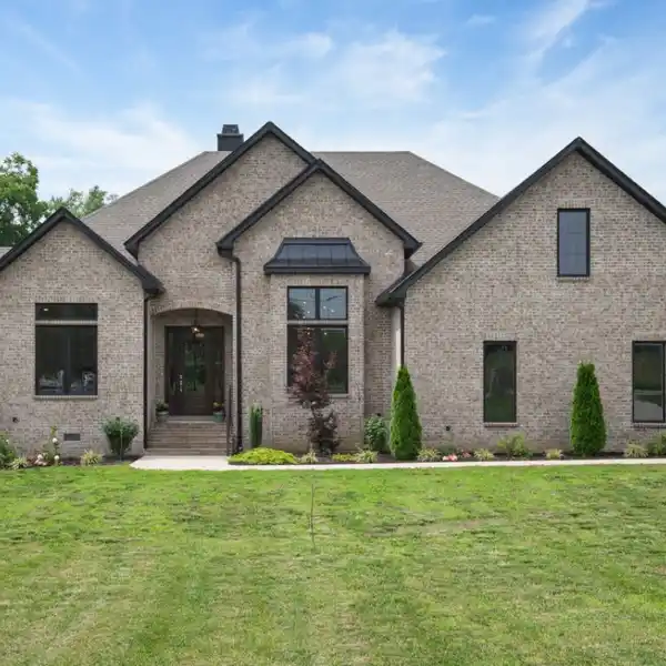 SPACE AND PRIVACY ON OVER FIVE ACRES