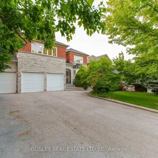 DESIGNED FOR ENTERTAINING—ELEGANT, INVITING, AND FUNCTIONAL