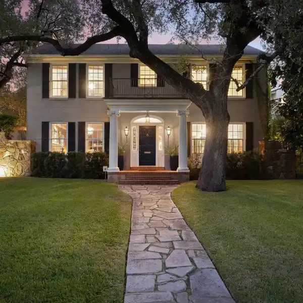 TIMELESS COLONIAL ELEGANCE IN TARRYTOWN