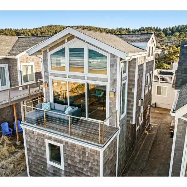 BEACHFRONT LUXURY WITH PRIVATE ACCESS