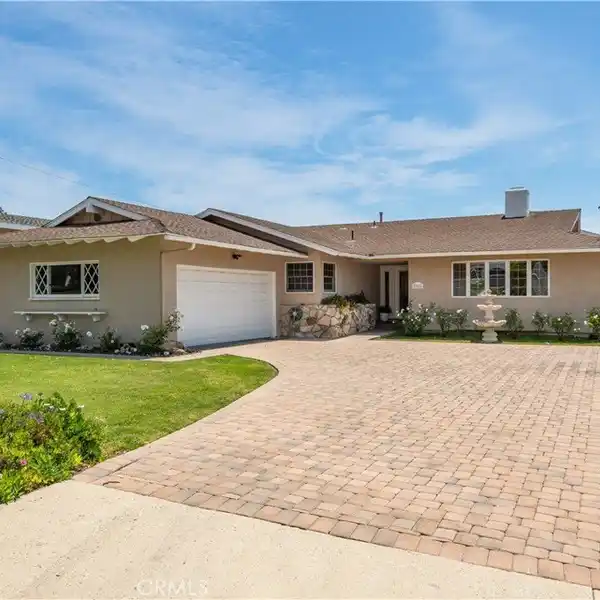 BEAUTIFULLY MAINTAINED SINGLE-LEVEL HOME ON A SPACIOUS LOT