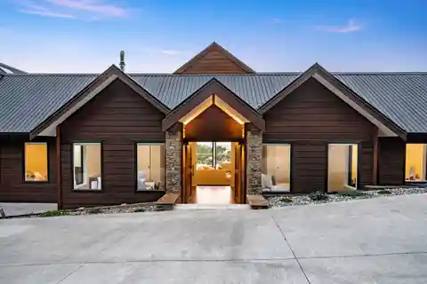 Quiet Luxury with Breathtaking Vistas