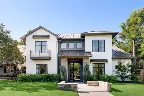 Exquisite Custom Residence with Lush, Modern Landscaping