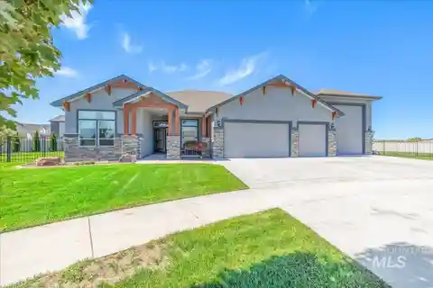 Ultimate Adventure Home with Lake Access Nearby