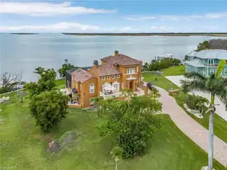 Gorgeous Custom Home in Private Galt Island