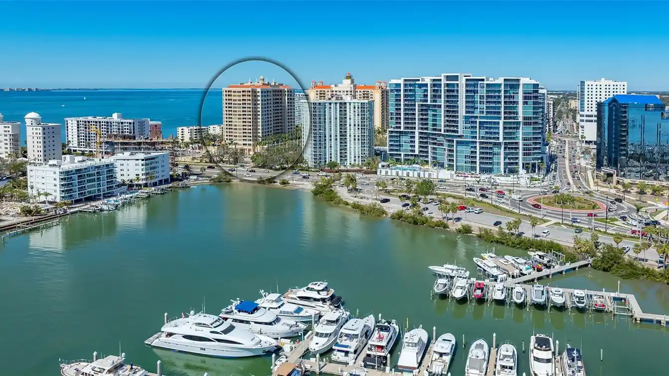 Exclusive Ritz-carlton Residence
