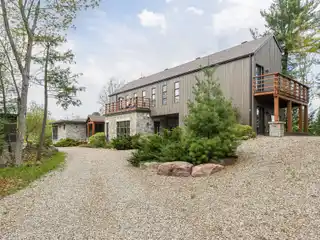 Magnificent Residence in the Boise De Rigaud Area