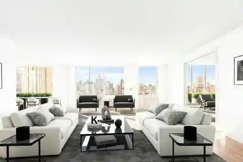 Expansive Full-Floor Home