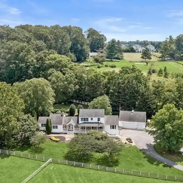 BREATHTAKING 25-ACRE EQUESTRIAN RESIDENCE