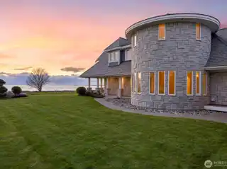 Ultimate Waterfront Luxury