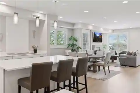 Lakeview Wayzata Condo with Designer Touches