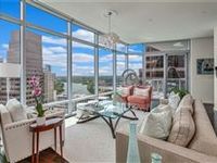 MODERN DOWNTOWN LIVING IN THE AUSTONIAN