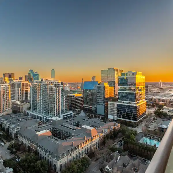 SUB-PENTHOUSE AT THE STONELEIGH RESIDENCES