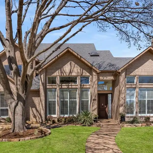 BEAUTIFUL HOME IN PRIME WEST PLANO LOCATION