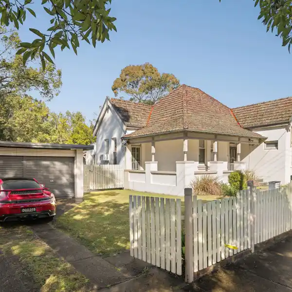 GREAT POTENTIAL IN THE GOLDEN MILE PRECINCT