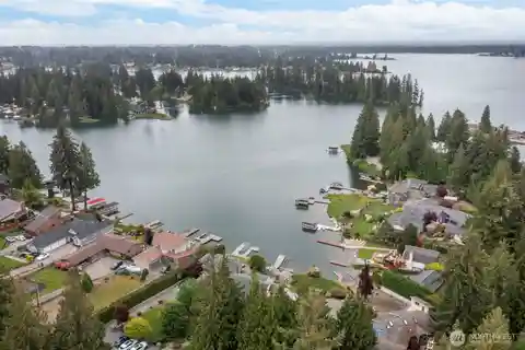 Stunning Lake Tapps Waterfront Homestead