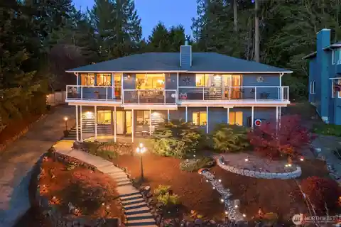 One-Of-A-Kind Daylight Rambler with Sweeping Views