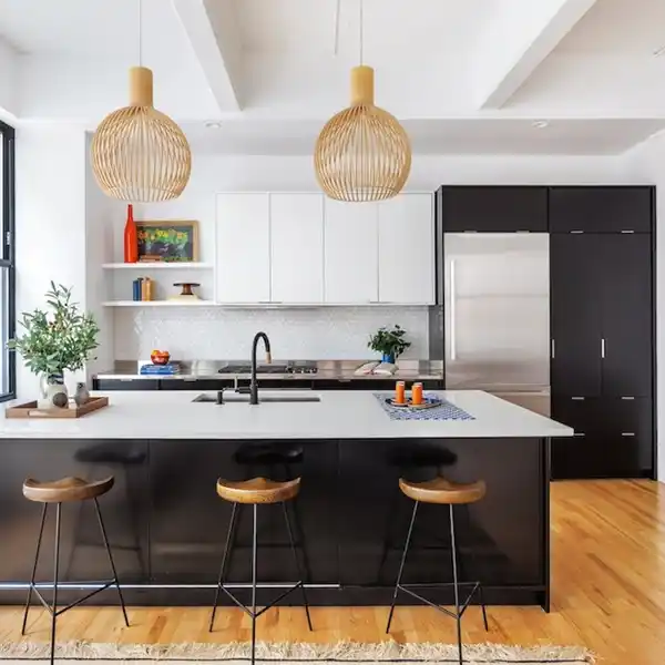 STEPS FROM BROOKLYN BRIDGE PARK AND DINING