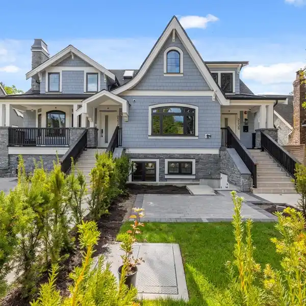 STYLE AND FUNCTIONALITY NEAR KERRISDALE'S AMENITIES