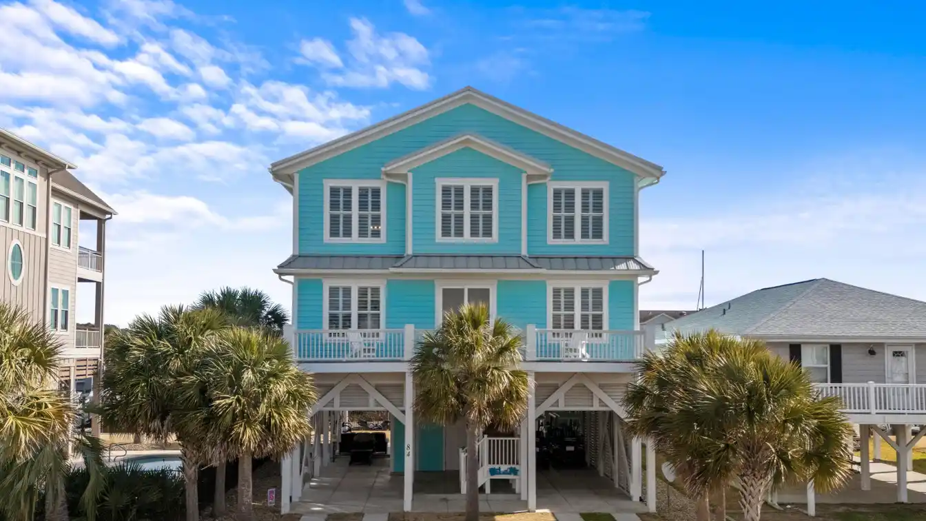 Exceptional Home Designed for Luxurious Waterfront Living