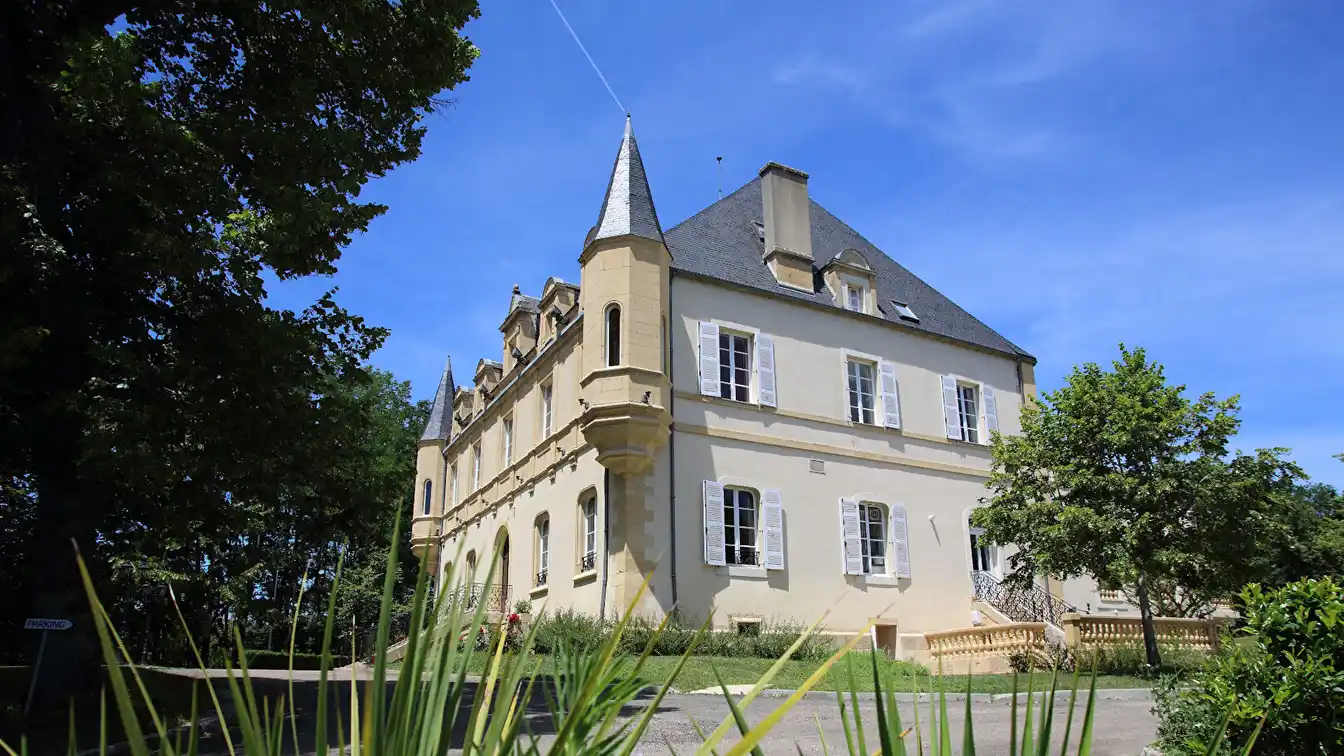Magnificent Directoire-style Chateau