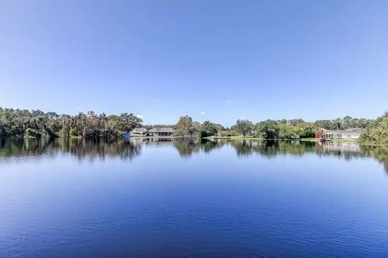 Stunning Lakefront Retreat