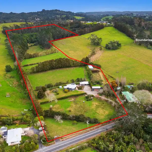 SINGLE-LEVEL WEATHERBOARD HOUSE