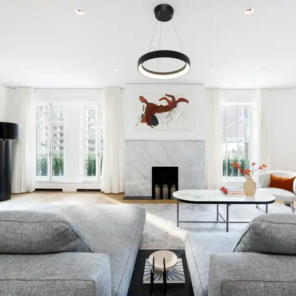 SPACIOUS TRIPLE MIND HOME IN A GRAND BEAUX-ART BUILDING