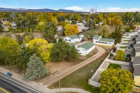 Endless Opportunities on 2.5 Acres