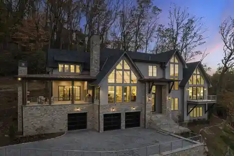 Mountain Modern Masterpiece with Endless Horizon Views