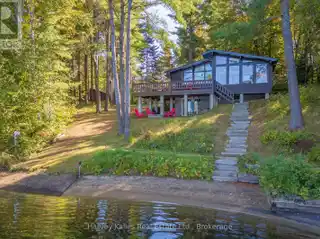 Turnkey Waterfront Retreat on Kawagama Lake