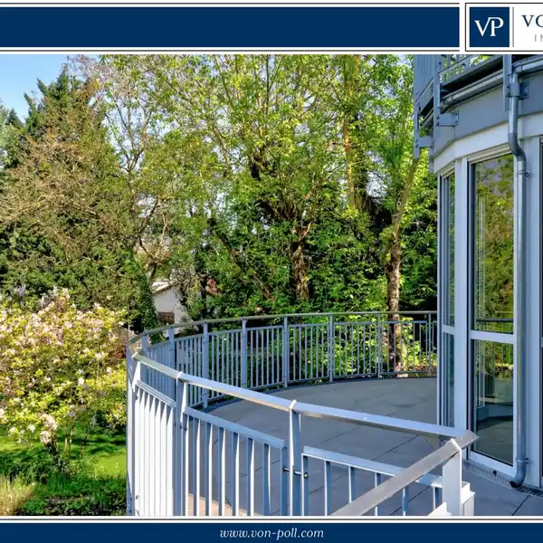 STYLISHLY RENOVATED SEMI-DETACHED HOUSE IN A PRIME LOCATION
