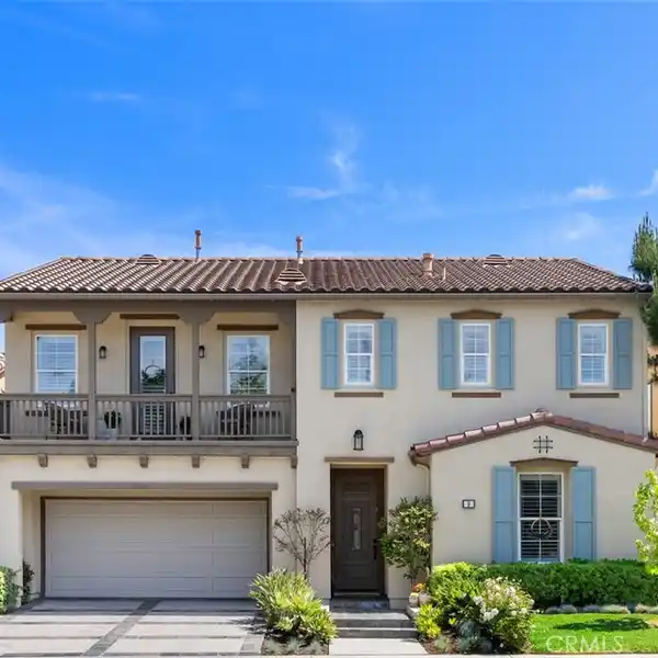SPECTACULAR FORMER MANCHESTER MODEL HOME