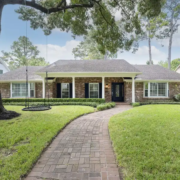 BEAUTIFULLY UPDATED ONE-STORY SMART HOME