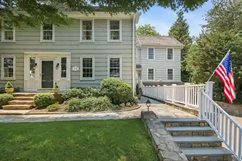 Lovely Historic Coastal Retreat Steps from Beach