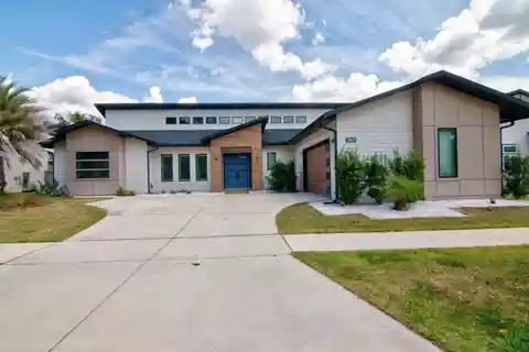 Stunning Contemporary Designed with Every Detail in Mind