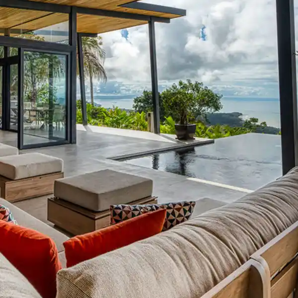 ETERNA VISTA LUXURY VILLA IN UVITA