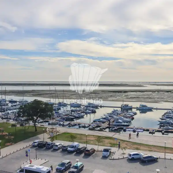 WATERFRONT RESIDENCES WITH RIA FORMOSA VISTAS