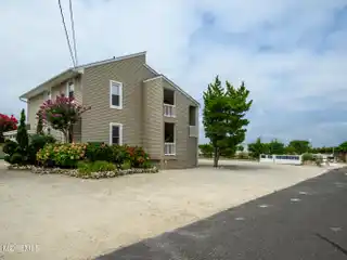 Bayfront Top-Floor Condo