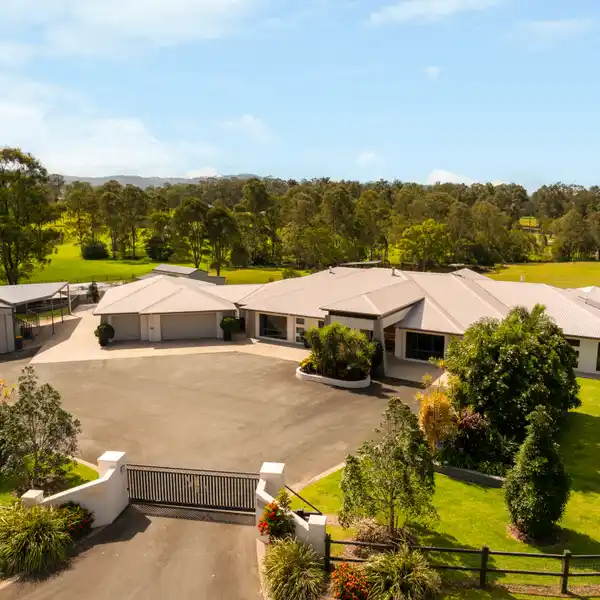 COUNTRY AMBIENCE WITH MODERN CONVENIENCE