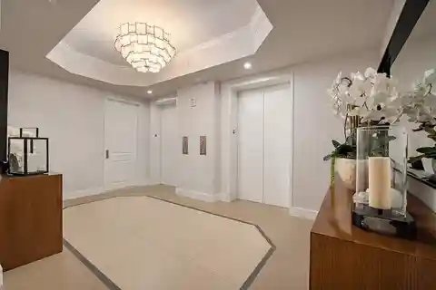 Beautifully Appointed Sky Home