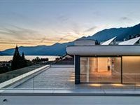 BRIGHT LUXURY HOME WITH STUNNING VIEW