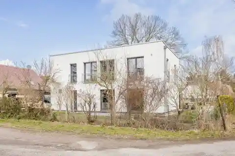 Modern Bauhaus-style Town Villa