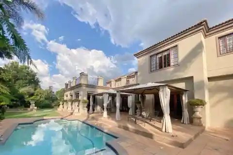 Grand Residence with Unequalled Style