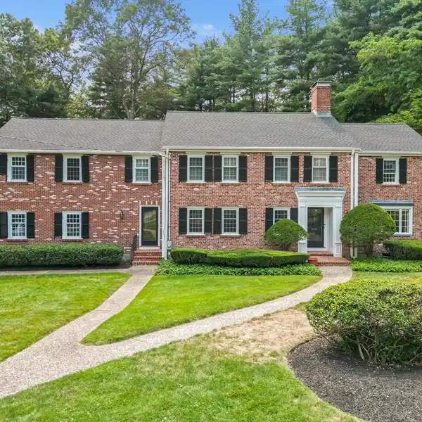 CLASSIC 1970S HOME WITH ENDLESS POTENTIAL