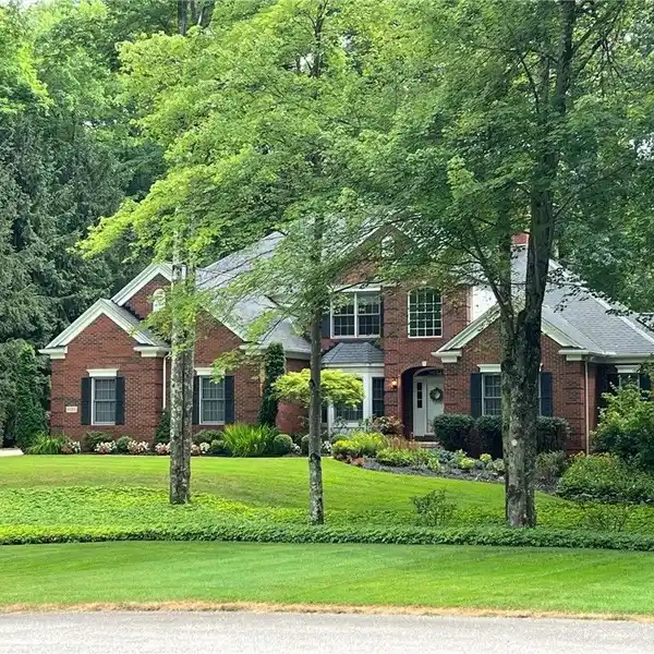 GORGEOUS HOME IN A PEACEFUL SETTING