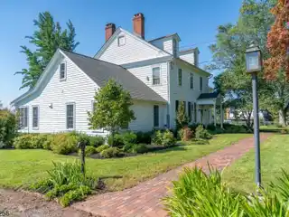 Equestrian Idyllic Retreat in Beautiful Hunterdon County